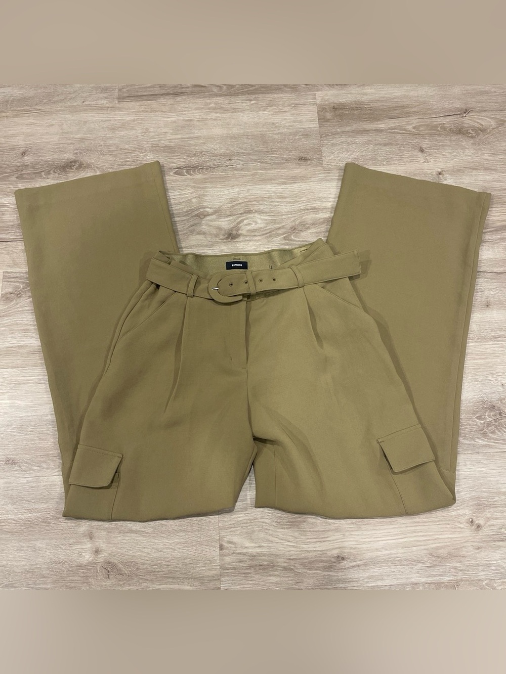 Express Olive Green Belted Wide Leg Cargo Pants Size 2R - Picture 2 of 6